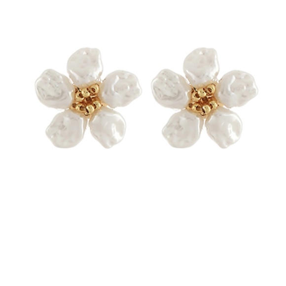 Flower Pearl Earrings - Picture 1 of 1